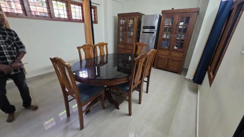 Φωτογραφία από το άλμπουμ του River Mist σε Mundakāyam