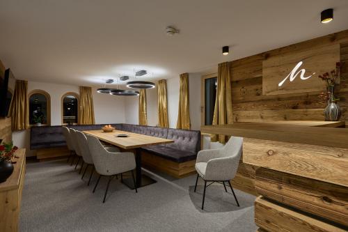 Posezení v ubytování Die Monika Aparthotel