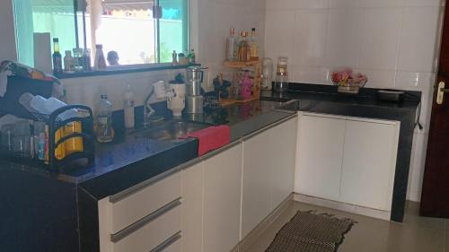 Kuchyň nebo kuchyňský kout v ubytování Araruama junto a Lagoa - Centro