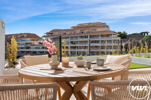 ViVi Homes - Bay Residence - pool - gym - big terrace