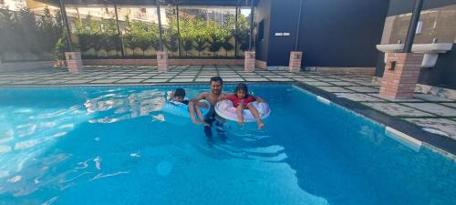 Hồ bơi trong/gần Casavalley