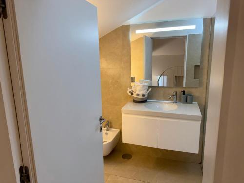 Phòng tắm tại Apartments City Center- Market Bolhão