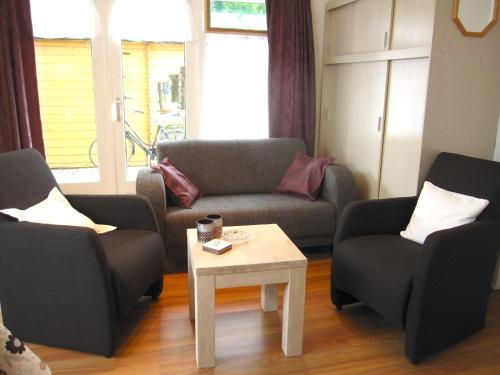 Posezení v ubytování Hello Zeeland - Ooststraat 4