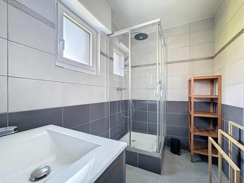 Koupelna v ubytování Vogelgarten - Villa 10 couchages entre vignes et chants d'oiseaux