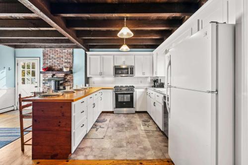 Køkken eller tekøkken på Game Room Walk to Two Landings