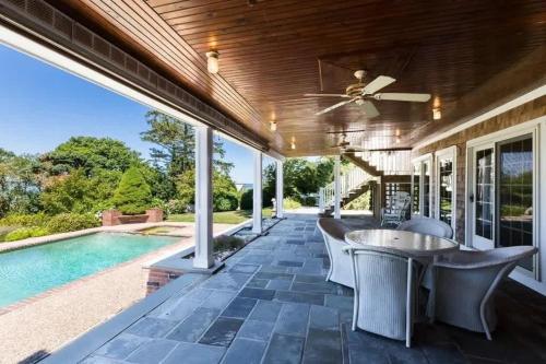 Swimmingpoolen hos eller tæt på Pool Hot Tub Theater Room Water Views and more