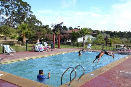 Πισίνα στο ή κοντά στο Cabañas Aguasmarinas