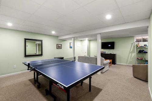 Stolní tenis v ubytování 1 Mile to Red River Beach Game Room Central AC nebo okolí