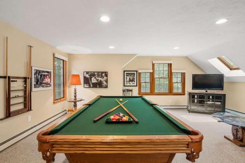 Billardbord på Near Corporation Beach Game Room