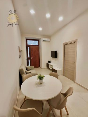 B&B SunHouse