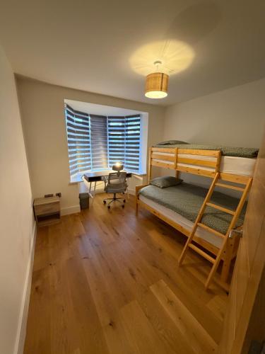 Postel nebo postele na pokoji v ubytování Avon Dhu 6 Bedroom Villa