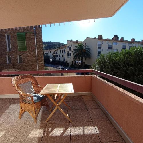 4DOM11 Appartement avec terrasse et parking, proche plage