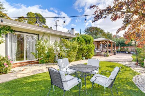 Photo de la galerie de l'établissement Work and Relax! Updated Walnut Creek Home with Office, à Walnut Creek