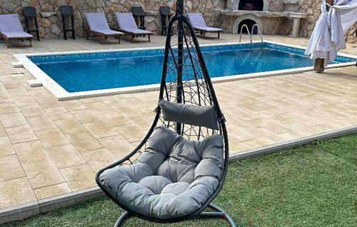 Bassein majutusasutuses Nice Home In Imotski With Private Swimming Pool, Can Be Inside Or Outside või selle lähedal