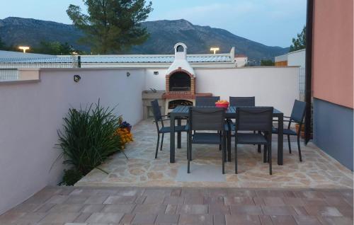 Cozy Apartment In Orebic With Wifi