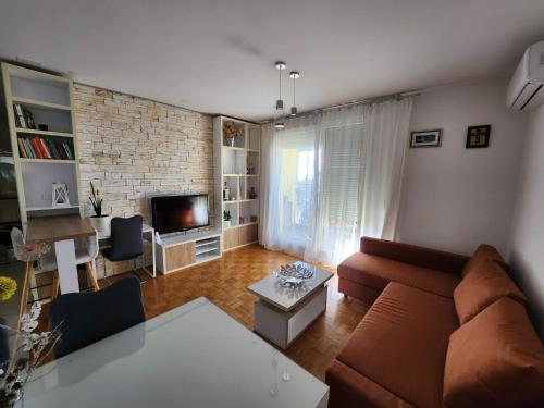 Apartman Maneo with free parking in garage
