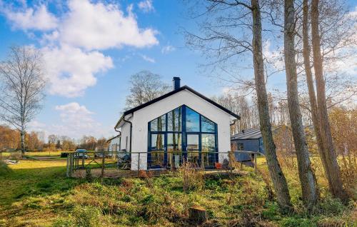 Zahrada ubytování 1 Bedroom Beach Front Home In Ludvigsborg