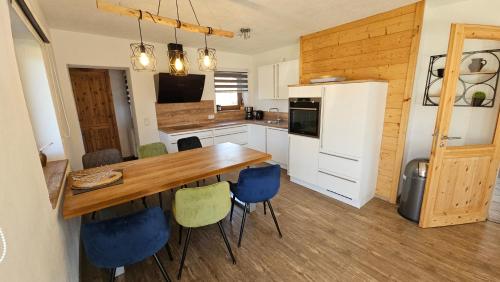 Η κουζίνα ή μικρή κουζίνα στο Chalet Weitsee