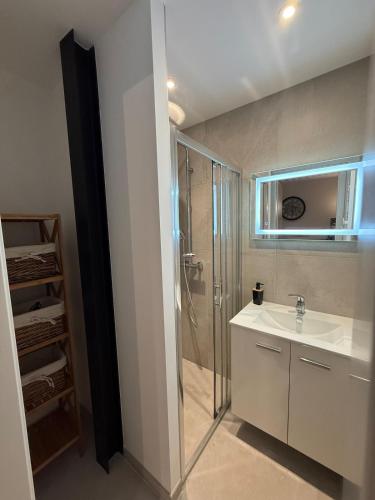 Ένα μπάνιο στο Le Nid des Sapins