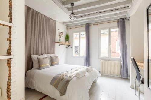 Maison de ville plein centre Rouen - TV 4K connecté - Patio - Wifi Fibre - 4 grande chambres - Proche parking gratuit - Lave Vaisselle - Lave linge