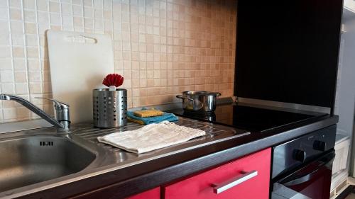 Una cocina o cocineta en FGH Mono Locale ZONA FIERA