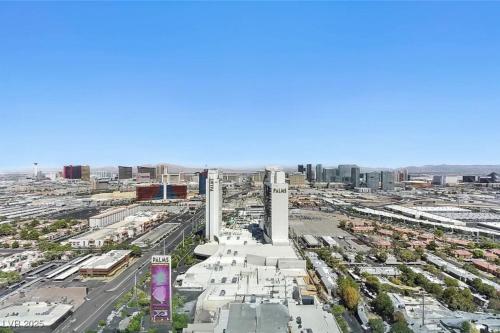 Φωτογραφία από το άλμπουμ του Palms Place Hotel HighFloor StripView with Balcony στο Λας Βέγκας