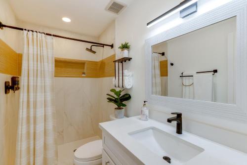 Ένα μπάνιο στο Walk to Canal Trail! Condo with Pool in Scottsdale