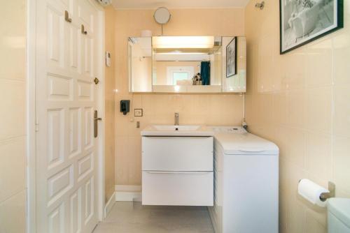WELCS APARTAMENTO 295 EMP con piscina comunitaria
