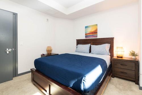 Lovely 3BR Apt With Balcony And Rooftop Pool Plus Views photo 26