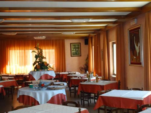 Restaurace v ubytování Hotel Galles