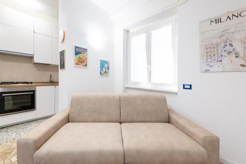 Metro M3 - 10 min Duomo - Cozy Apt W Balcony and AC