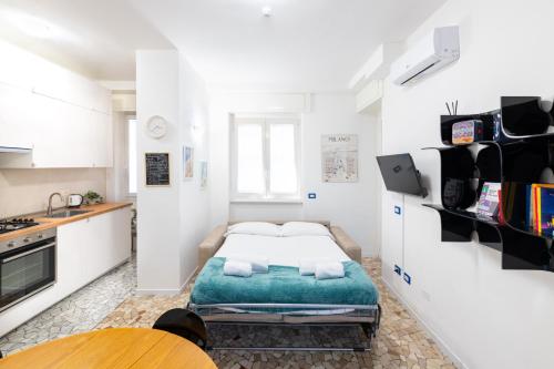 Metro M3 - 10 min Duomo - Cozy Apt W Balcony and AC
