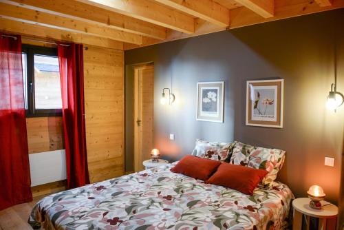 Ένα ή περισσότερα κρεβάτια σε δωμάτιο στο Ô Chalet