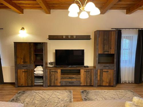 Μια τηλεόραση ή/και κέντρο ψυχαγωγίας στο GEREBLYEKŐ Vendégház