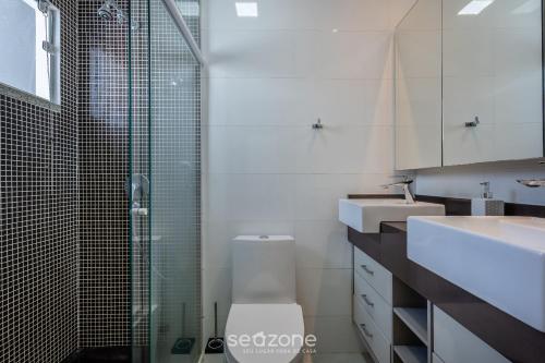 Ένα μπάνιο στο Casa c/ Churrasqueira a 550 m da Praia PDD0572