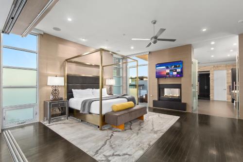 Ένα ή περισσότερα κρεβάτια σε δωμάτιο στο The George - Old Town Scottsdale private micro-resort, near the best restaurants and nightlife in AZ