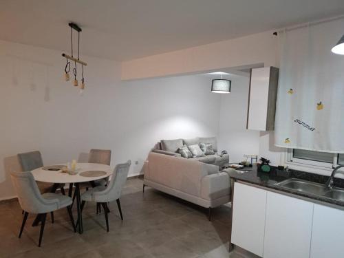 Χώρος καθιστικού στο Vue mer residence bessa