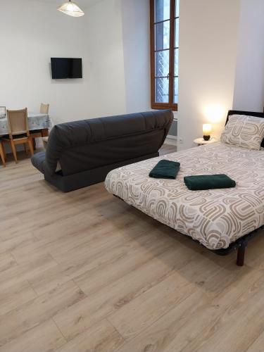 Postel nebo postele na pokoji v ubytování Kait location