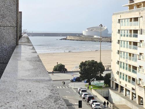 Luxury Rooftop Apartment by LuxiStay – Private Jacuzzi & Sunset Views | Matosinhos