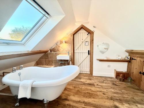 Koupelna v ubytování Holly Cottage - Countryside Charm