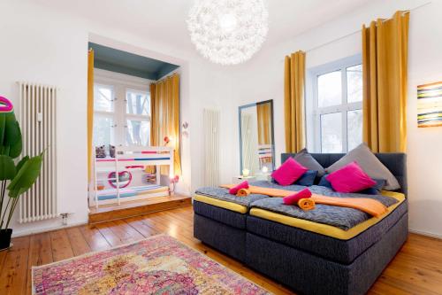 Postel nebo postele na pokoji v ubytování Villa Falkensee - Berlin West Design Boutique Apartments Ferienwohnung