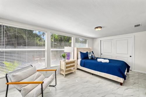 Ένα ή περισσότερα κρεβάτια σε δωμάτιο στο Walk to Beach and Cedars East Club Amenities - Pool, Tennis, Fitness Center