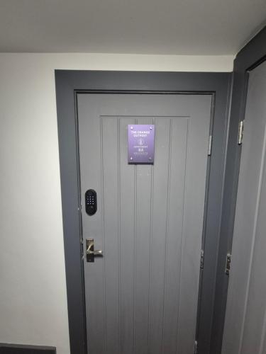 Φωτογραφία από το άλμπουμ του Perfect For Long Stays - Comfy Studio Apartment στο Μπράντφορντ