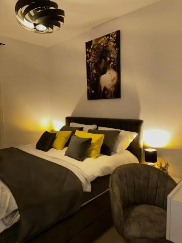 Ένα ή περισσότερα κρεβάτια σε δωμάτιο στο SKF apartment