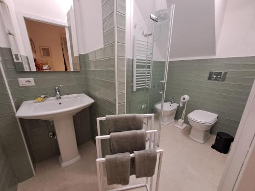 Ένα μπάνιο στο ORTIGIA LUXURIs DOMUs