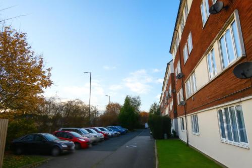 Spacious 3 Bedrooms 7 Beds Maisonette with 1 Bathroom 1WC 4 Smart TV's with Adaptable Lounge Area Tram access near Salford Quays and MCR City Centre photo 59