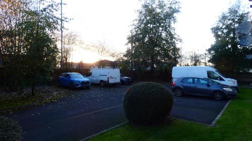 Spacious 3 Bedrooms 7 Beds Maisonette with 1 Bathroom 1WC 4 Smart TV's with Adaptable Lounge Area Tram access near Salford Quays and MCR City Centre photo 62