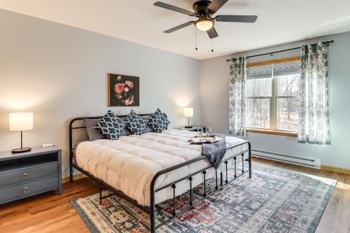 Postel nebo postele na pokoji v ubytování Hot Tub Soaks! Family Home 6 Mi to Big Boulder Mtn