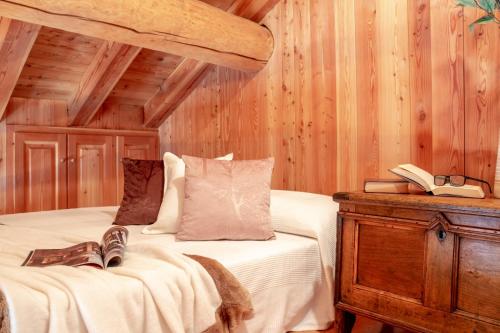 Ένα ή περισσότερα κρεβάτια σε δωμάτιο στο A-waay Stadel Walser Betta