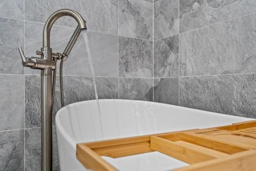 Φωτογραφία από το άλμπουμ του Wonderful Home Near Claremont! With Amazing Backyard! σε Pomona